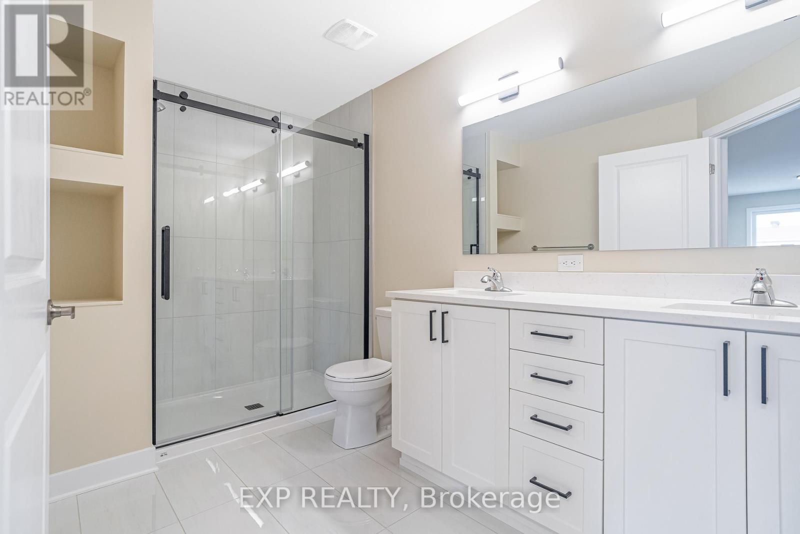 Photo 11 of 600 Paakanaak Avenue, Ottawa ON