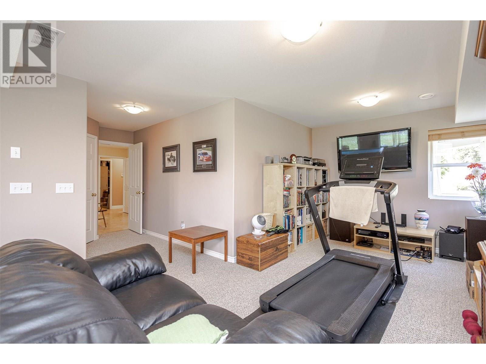 5291 Bradbury Street, Peachland