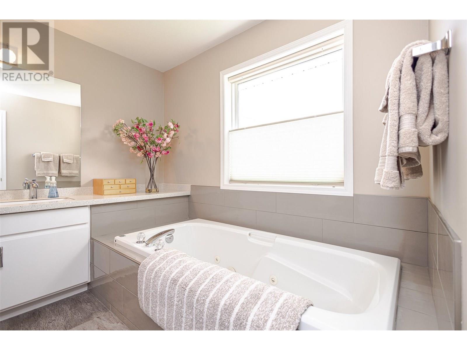 5291 Bradbury Street, Peachland