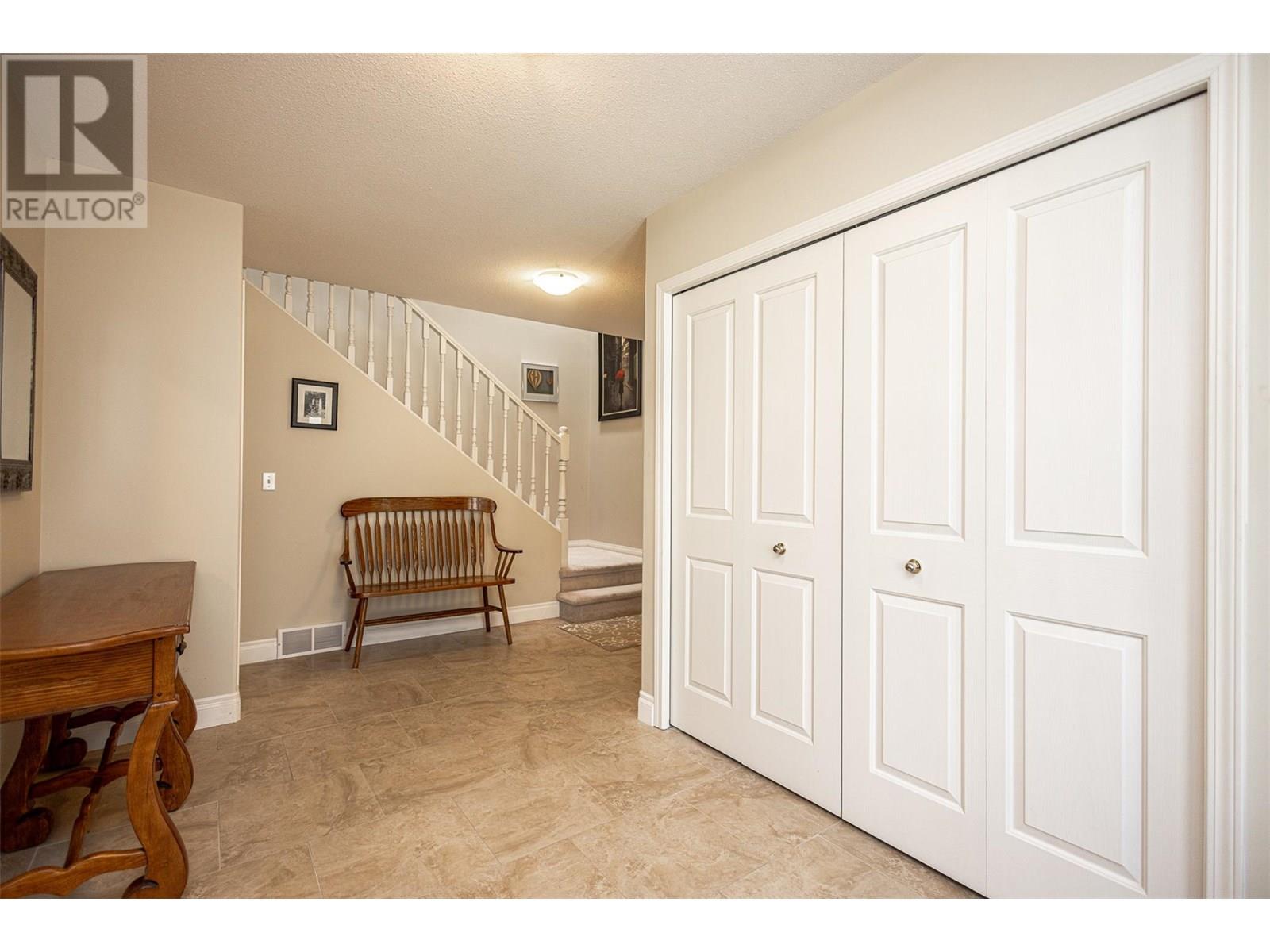 5291 Bradbury Street, Peachland