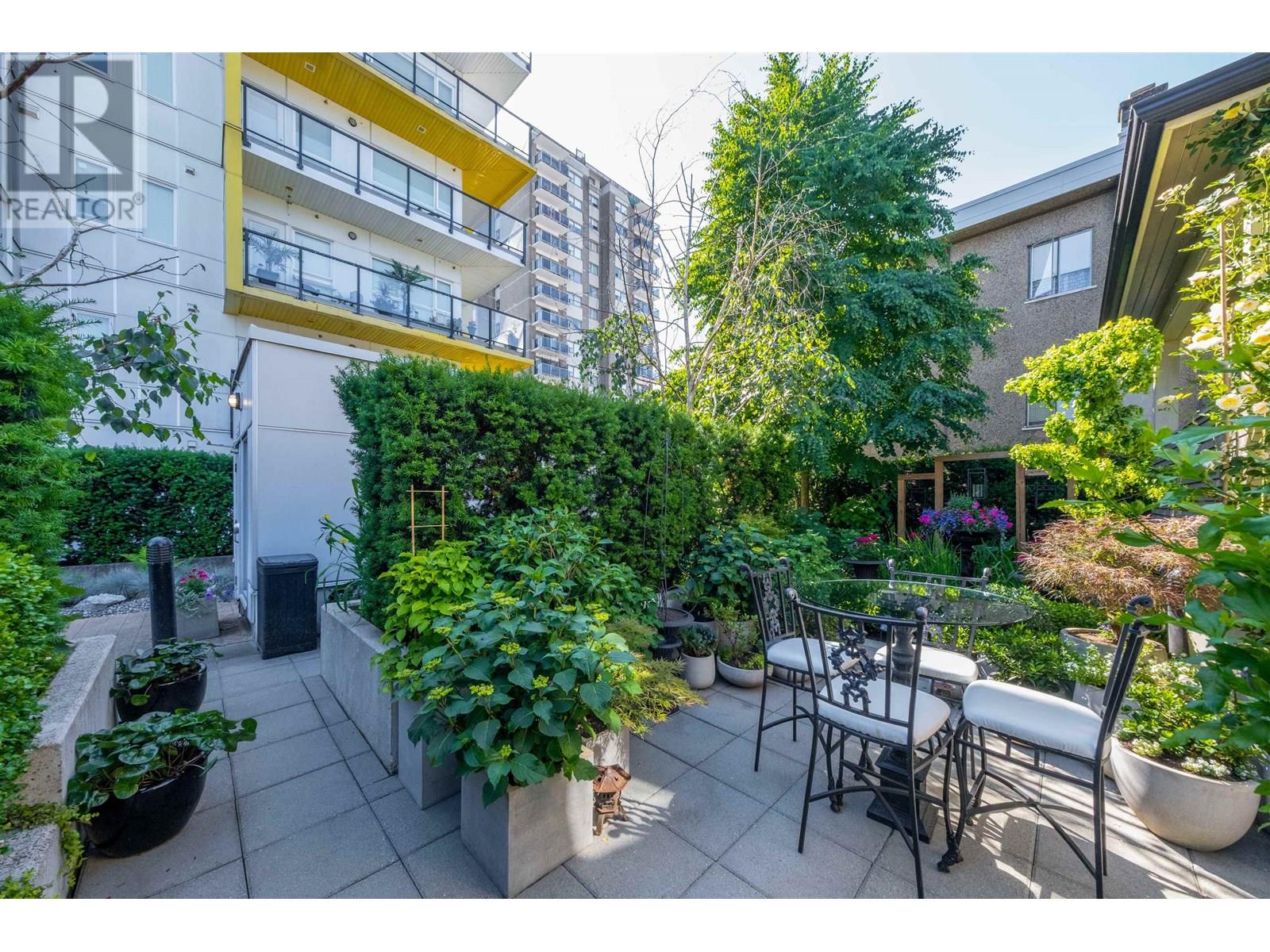 Photo 32 of 408 Eighth Street, New Westminster BC
