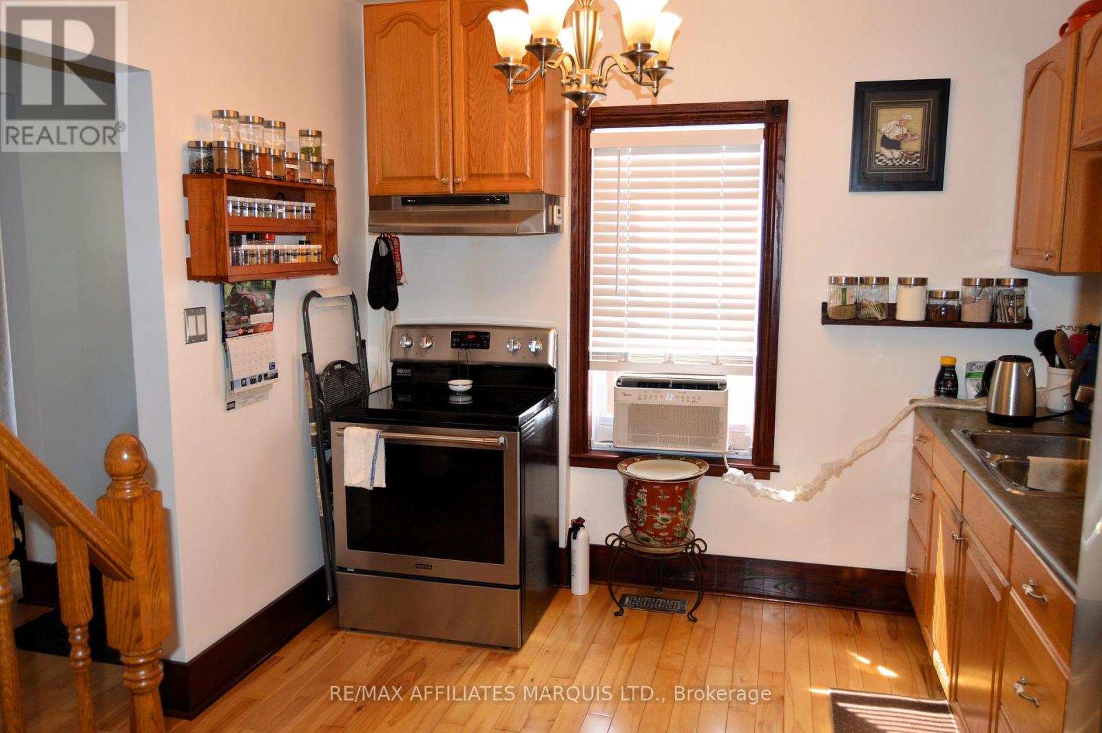 Photo 17 of 444 Eighth Street E, Cornwall ON