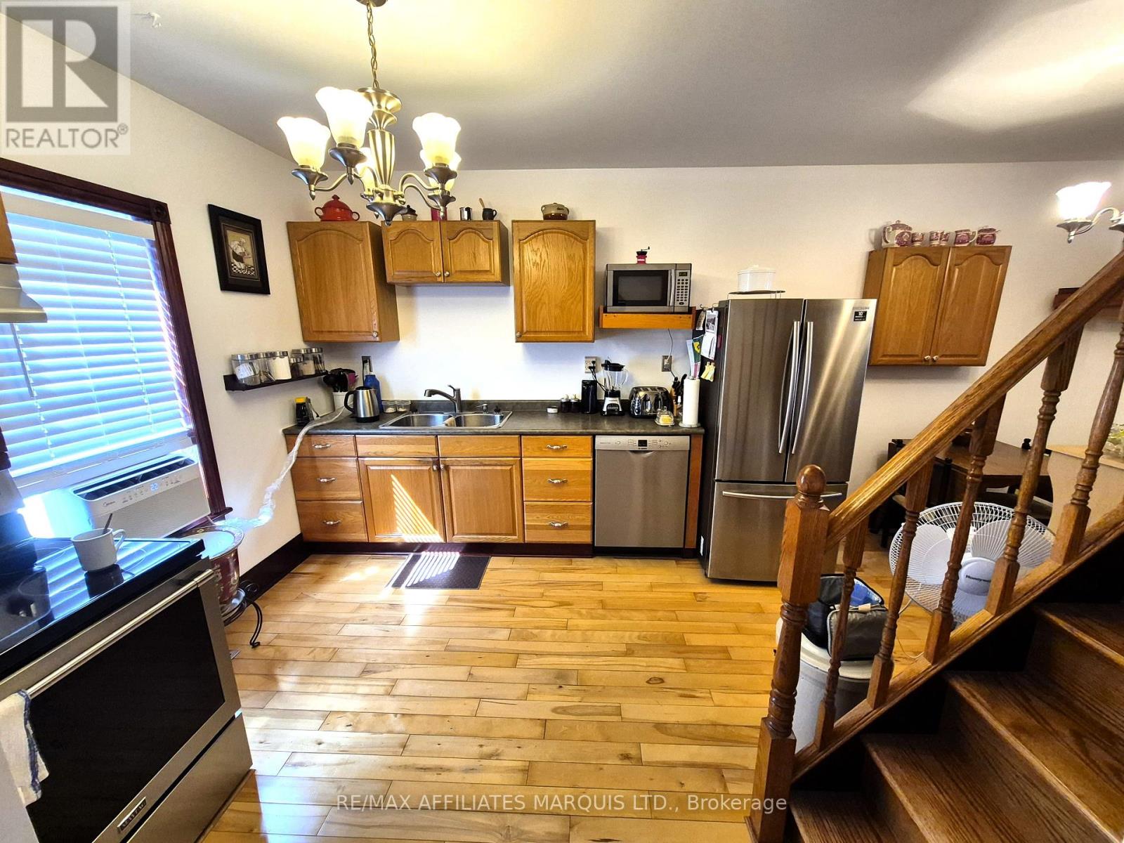 Photo 4 of 444 Eighth Street E, Cornwall ON
