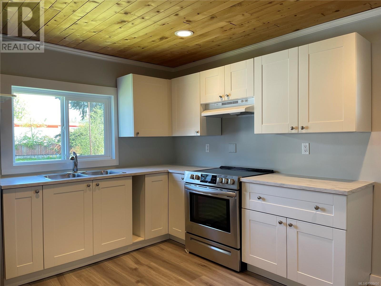 5164 Heaslip Rd, Port Alberni