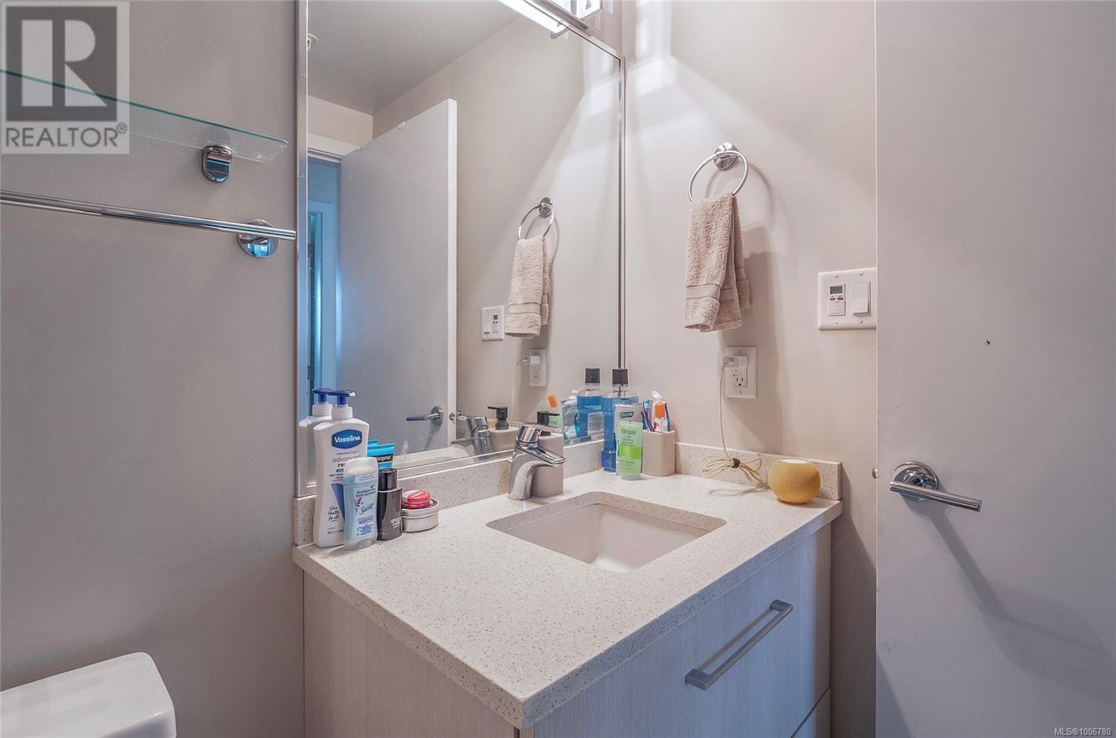 Photo 5 of 408 1090 Johnson St, Victoria BC