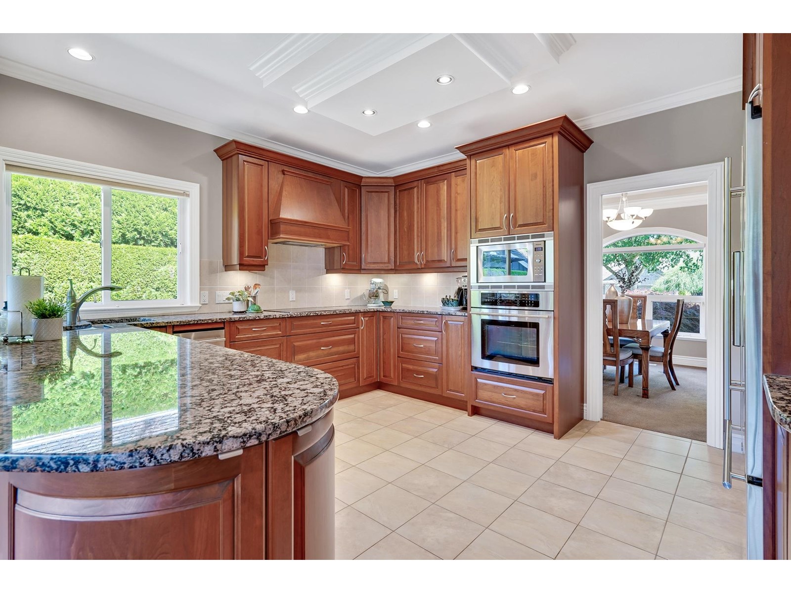Photo 8 of 16338 Morgan Creek Crescent, Surrey BC