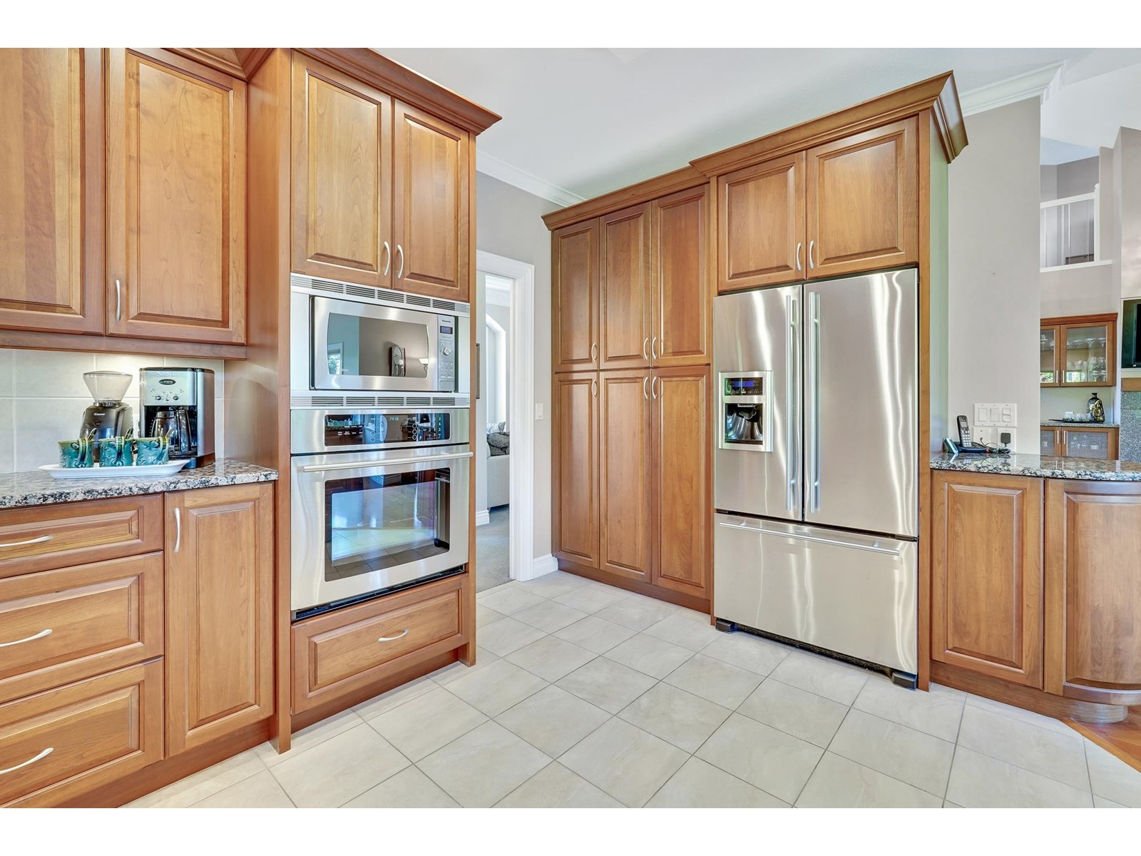 Photo 10 of 16338 Morgan Creek Crescent, Surrey BC