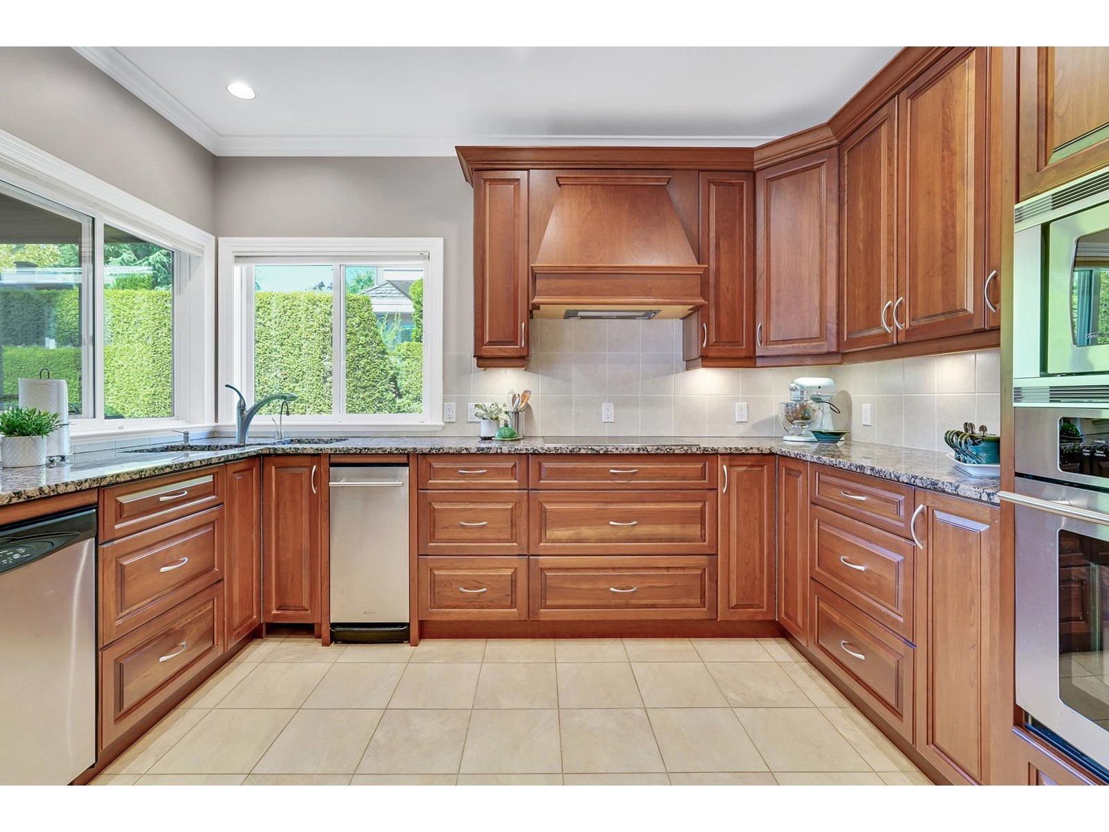 Photo 9 of 16338 Morgan Creek Crescent, Surrey BC