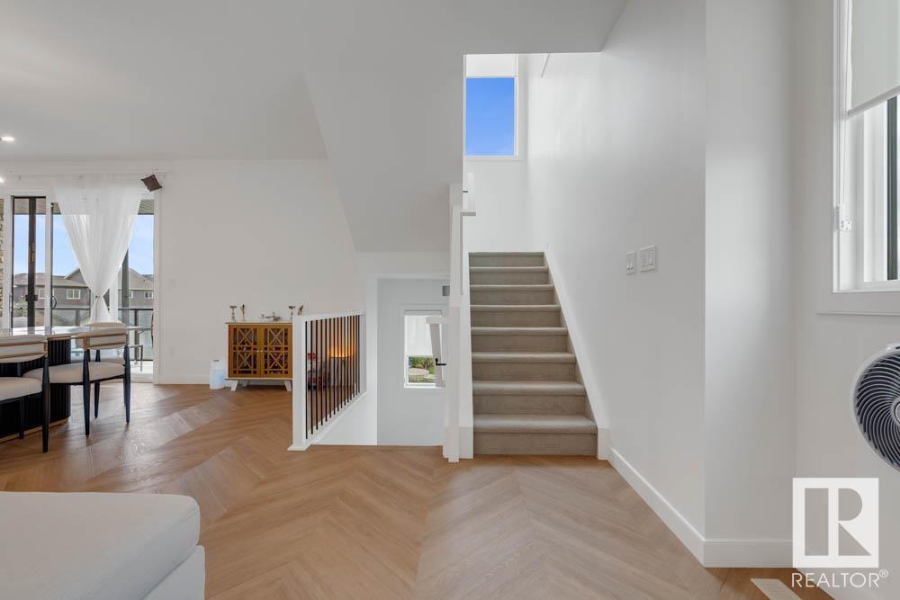 Photo 12 of 4204 Hawthorn Ro Sw, Edmonton AB