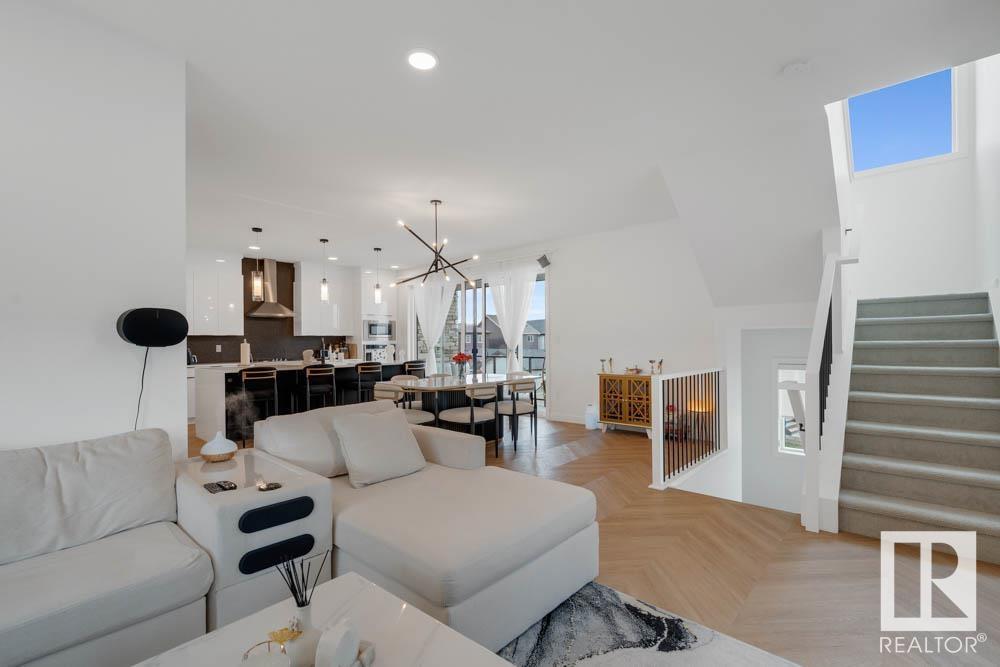 Photo 13 of 4204 Hawthorn Ro Sw, Edmonton AB