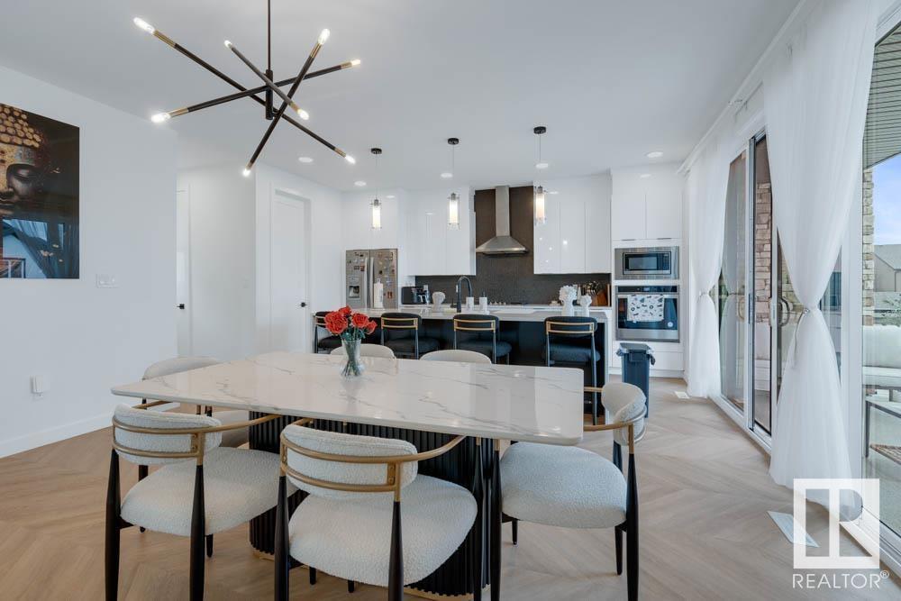 Photo 2 of 4204 Hawthorn Ro Sw, Edmonton AB