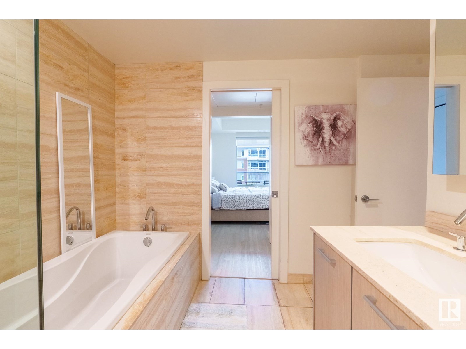 Photo 16 of 304 2510 109 St Nw, Edmonton AB