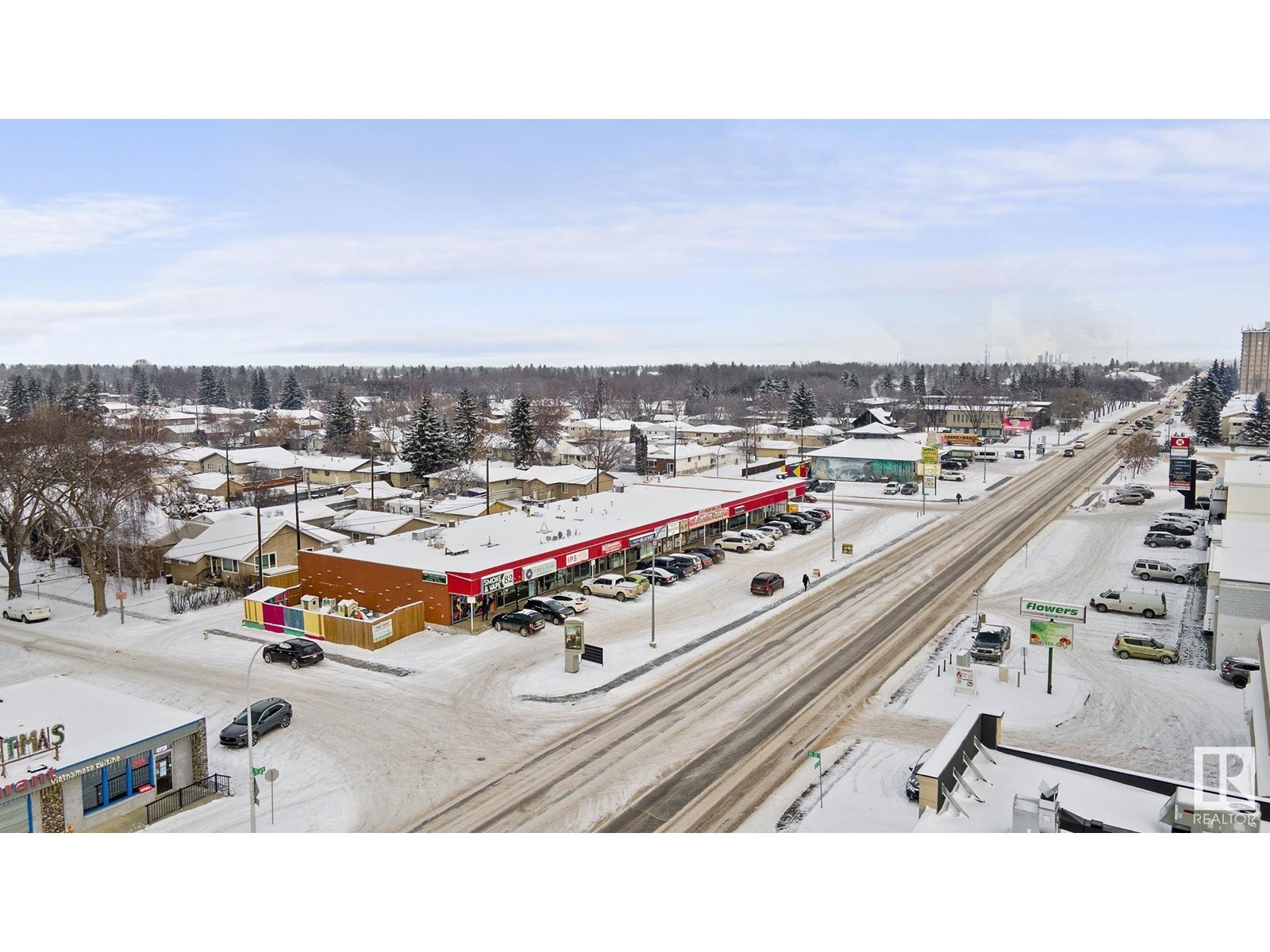 Photo 14 of 7240 101 Av Nw, Edmonton AB
