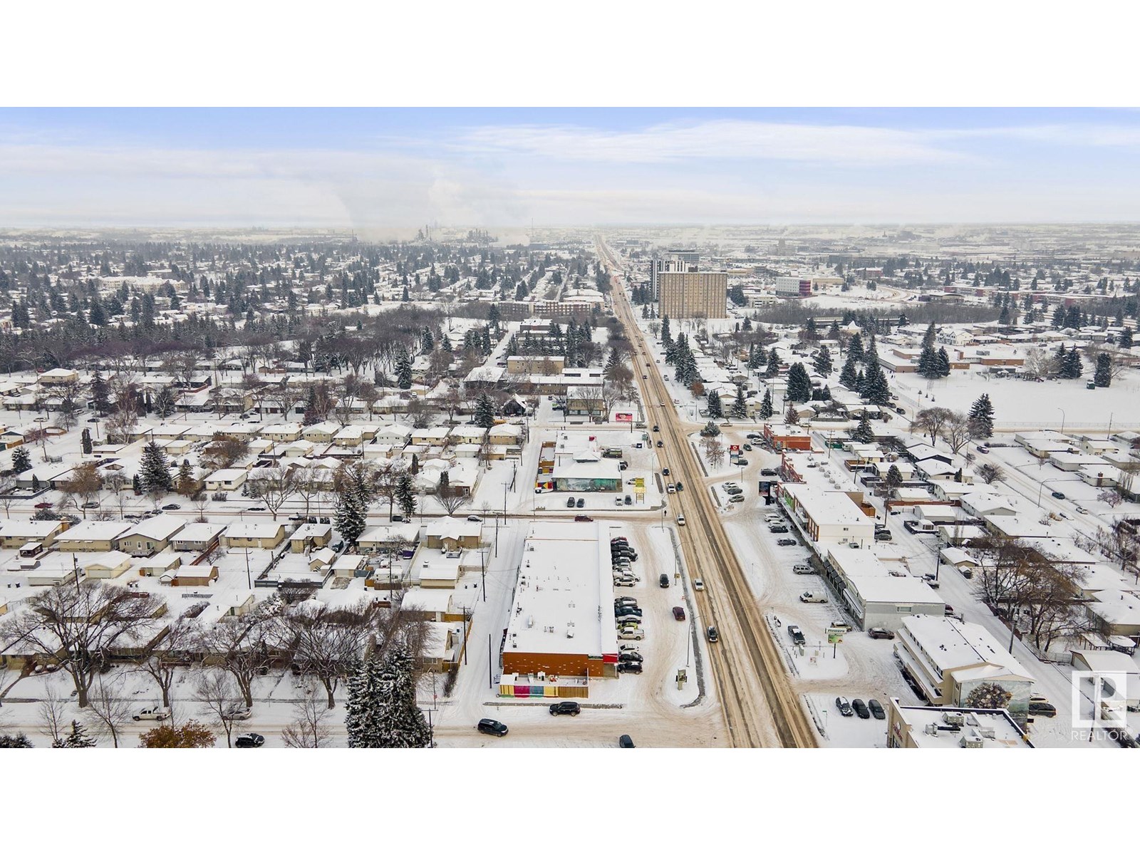 Photo 13 of 7240 101 Av Nw, Edmonton AB