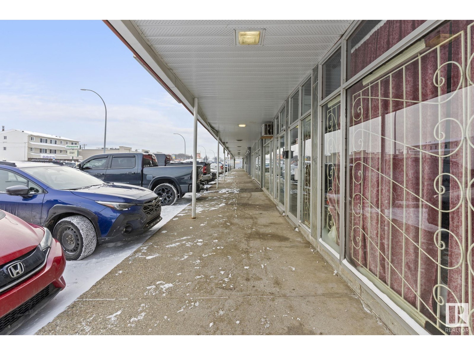 Photo 6 of 7240 101 Av Nw, Edmonton AB