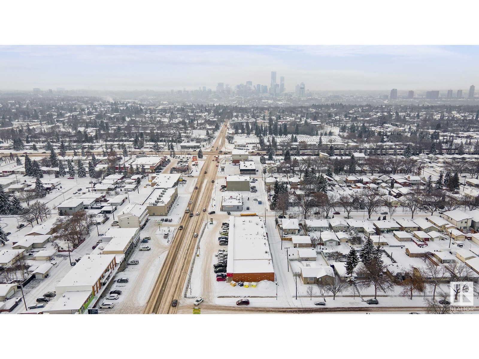 Photo 11 of 7240 101 Av Nw, Edmonton AB