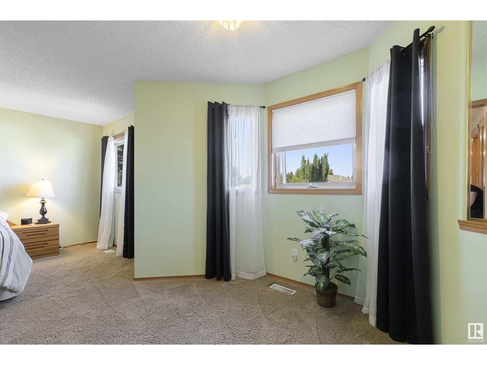 Photo 3 of 101 Nottingham Rd, Sherwood Park AB