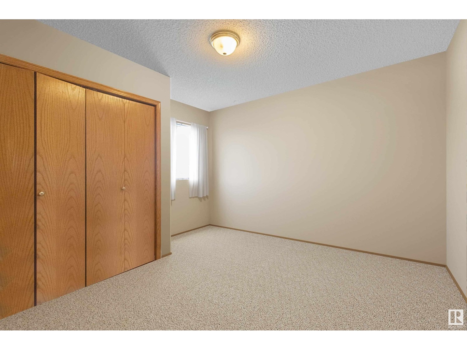 Photo 8 of 101 Nottingham Rd, Sherwood Park AB