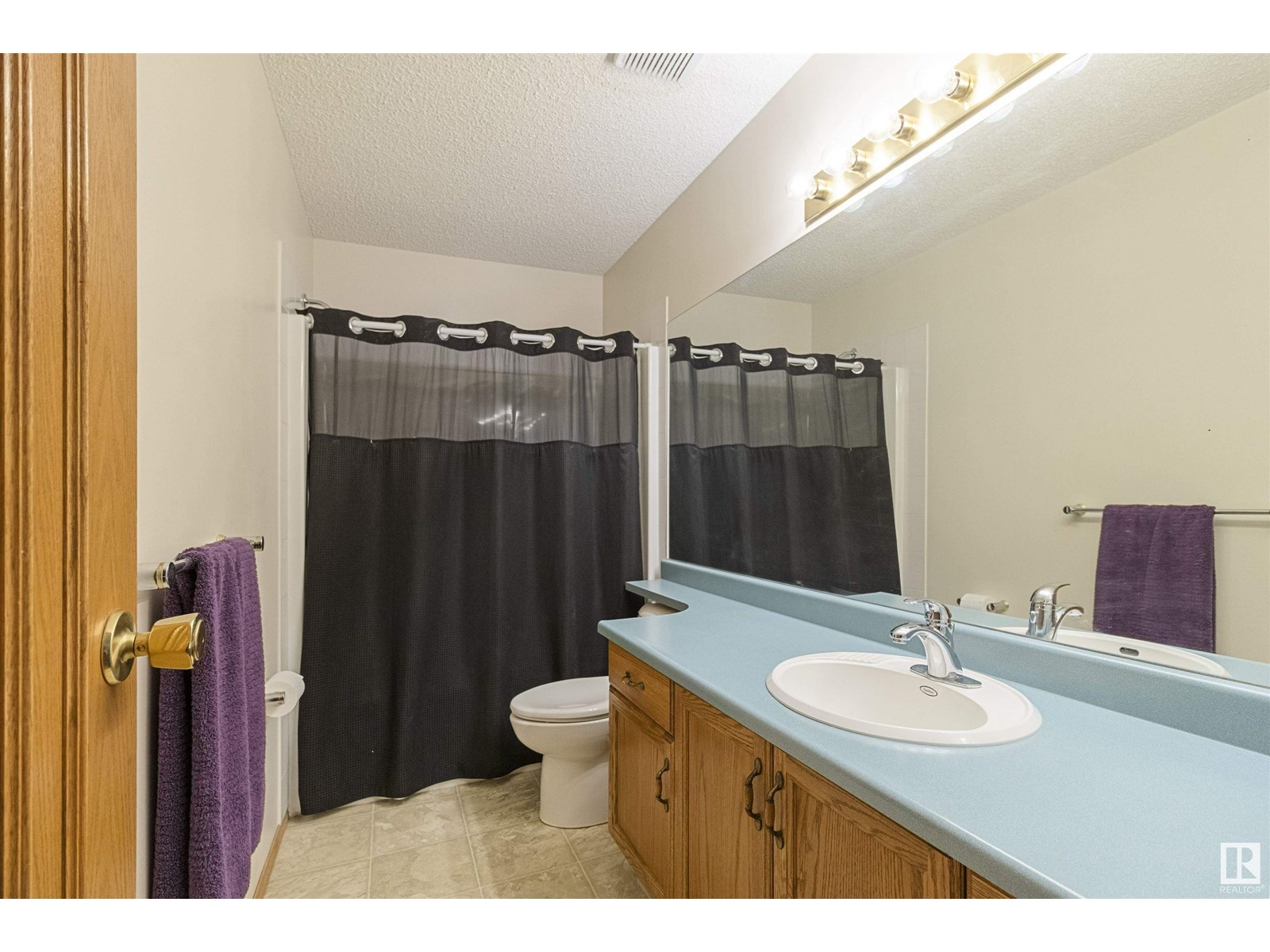 Photo 36 of 101 Nottingham Rd, Sherwood Park AB