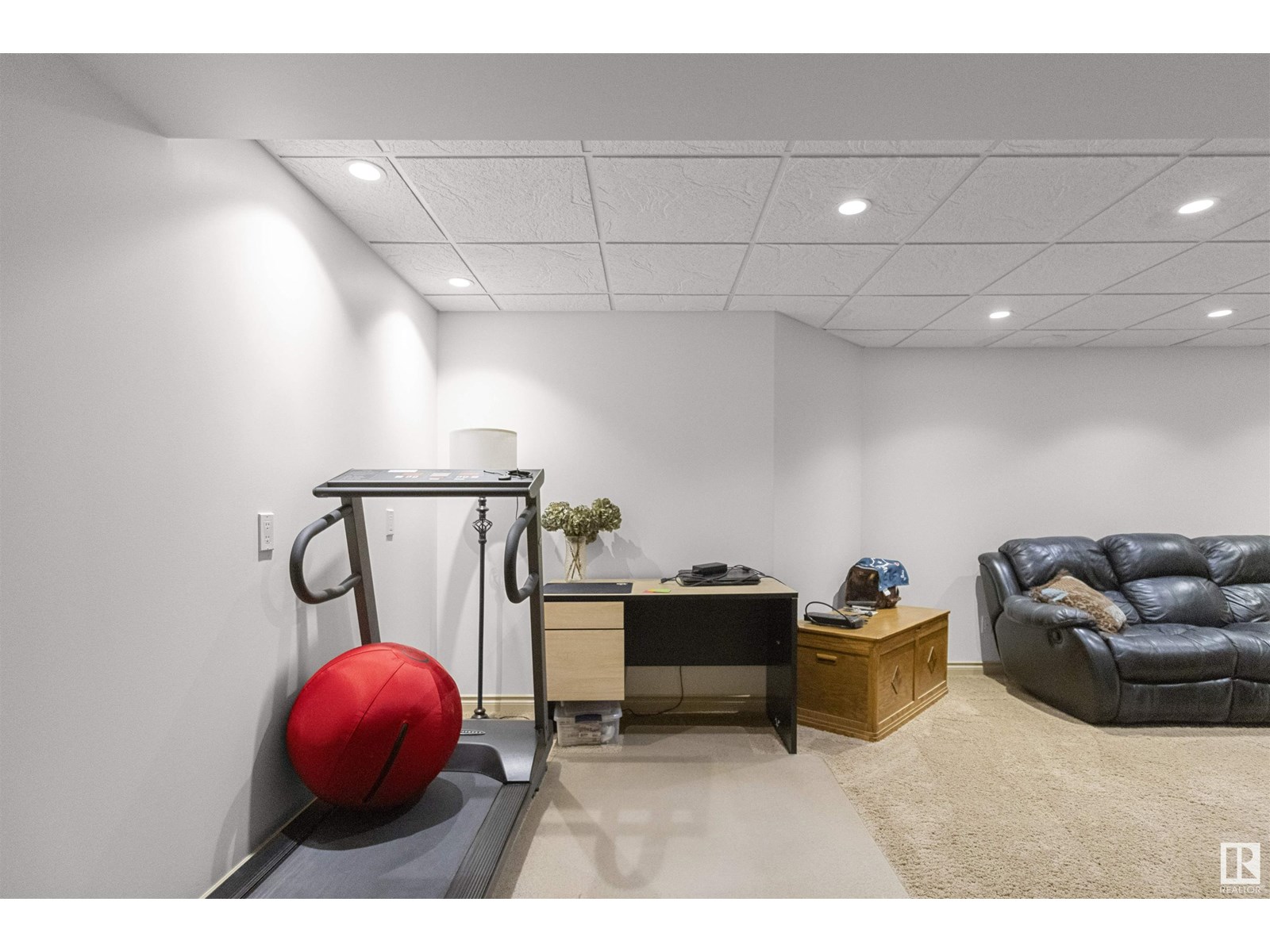 Photo 11 of 101 Nottingham Rd, Sherwood Park AB