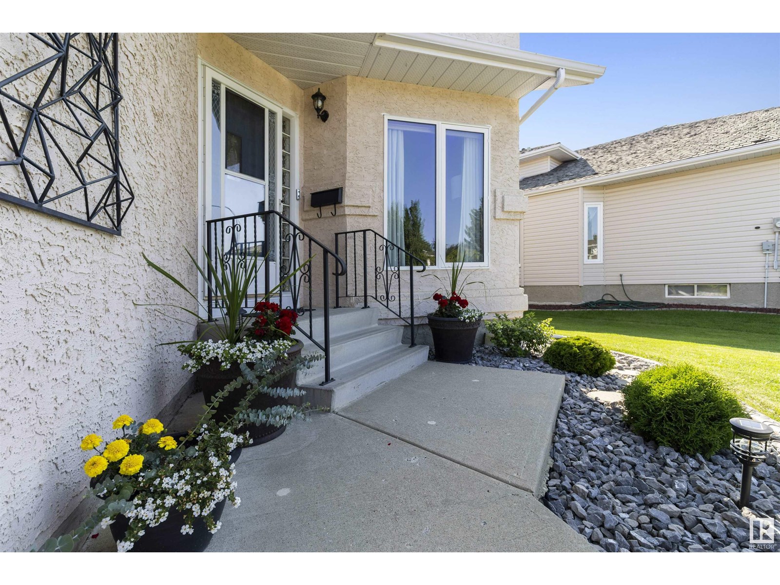 Photo 5 of 101 Nottingham Rd, Sherwood Park AB