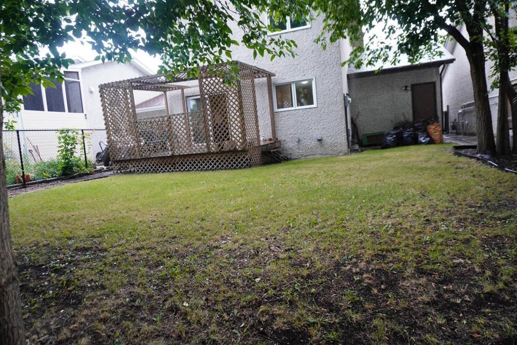 Photo 12 of 188 Charing Cross Crescent, Winnipeg MB