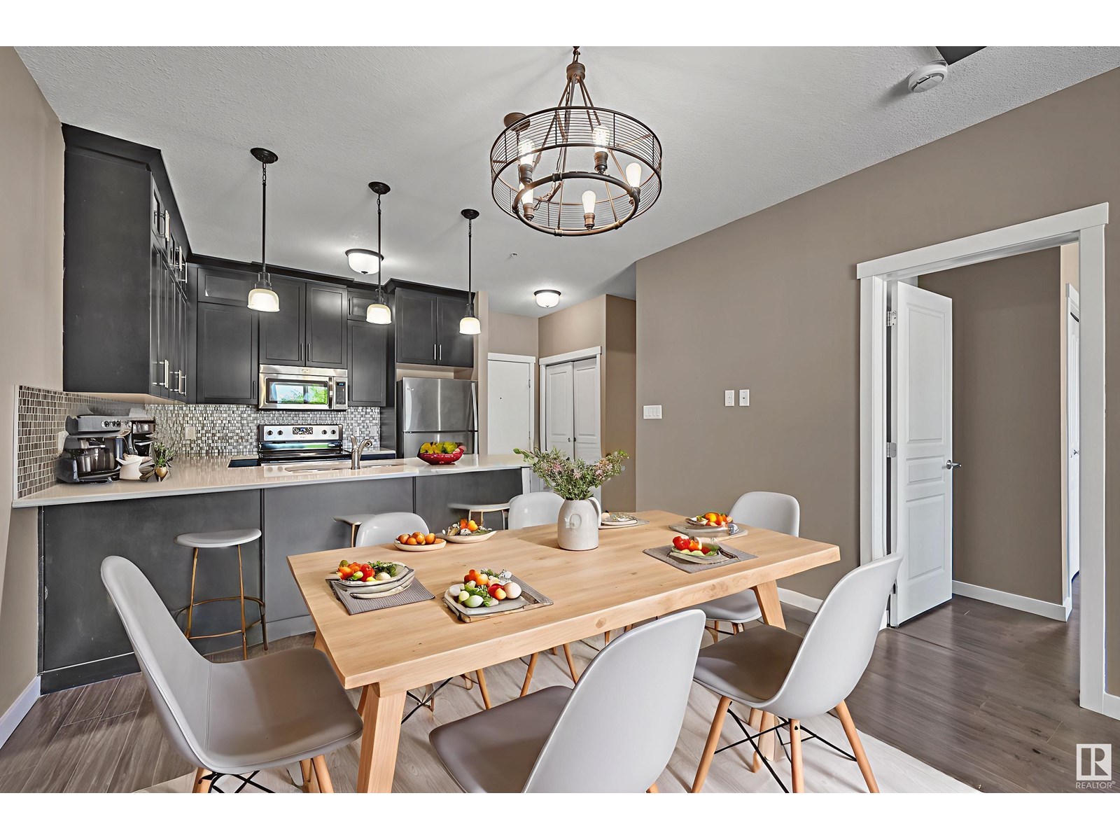 Photo 8 of 108 812 Welsh Dr Sw, Edmonton AB