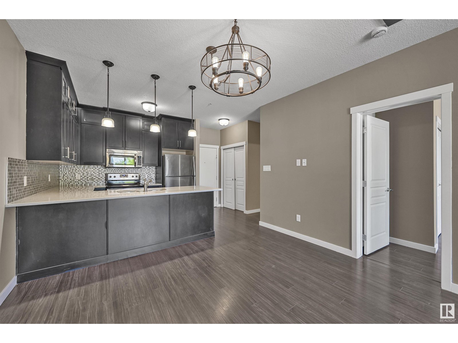 Photo 9 of 108 812 Welsh Dr Sw, Edmonton AB