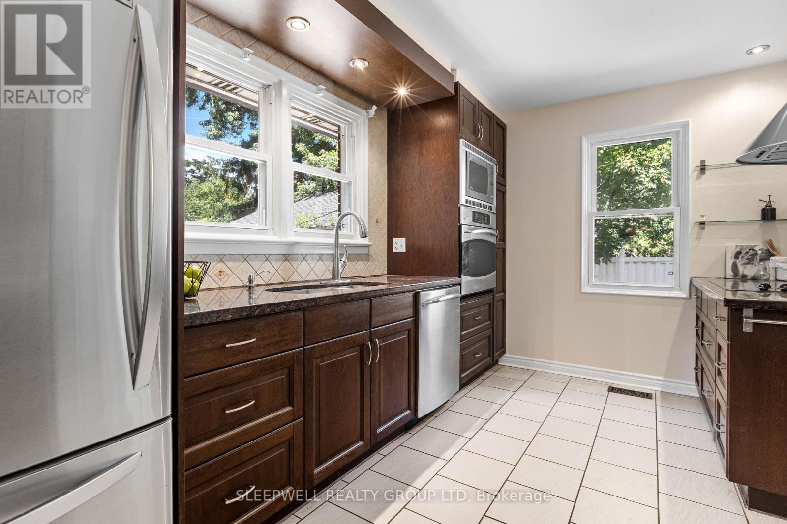 Photo 12 of 2209 Belair Drive, Ottawa ON