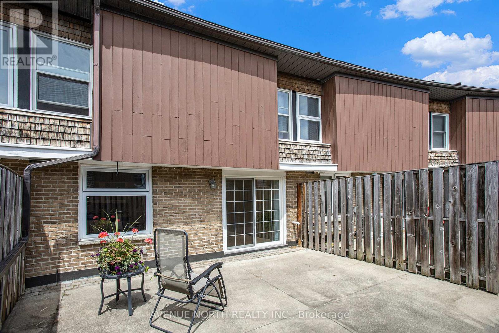 Photo 18 of 767 A Springland Drive, Ottawa ON