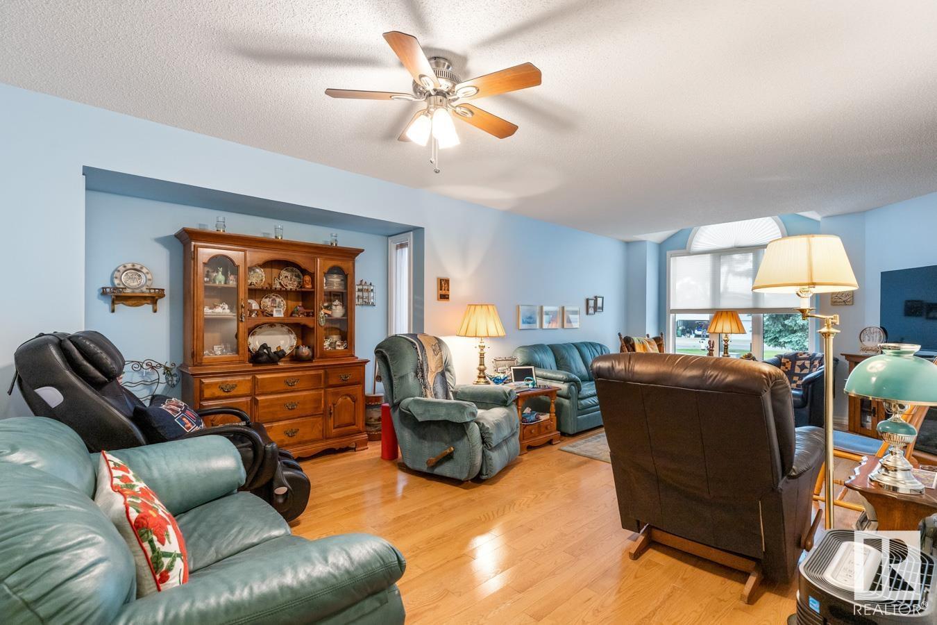 Photo 9 of 10860 25 Av Nw, Edmonton AB