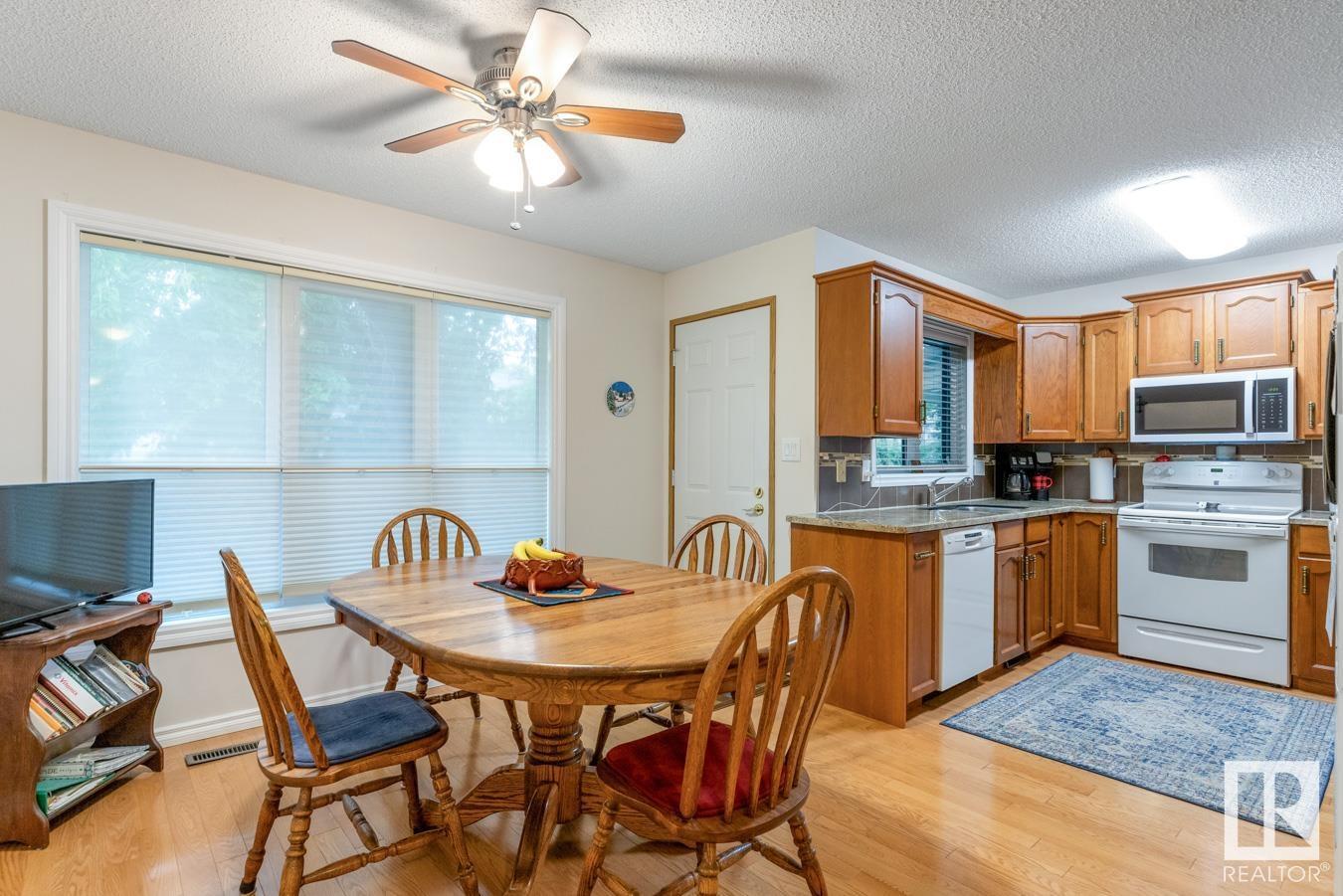 Photo 11 of 10860 25 Av Nw, Edmonton AB