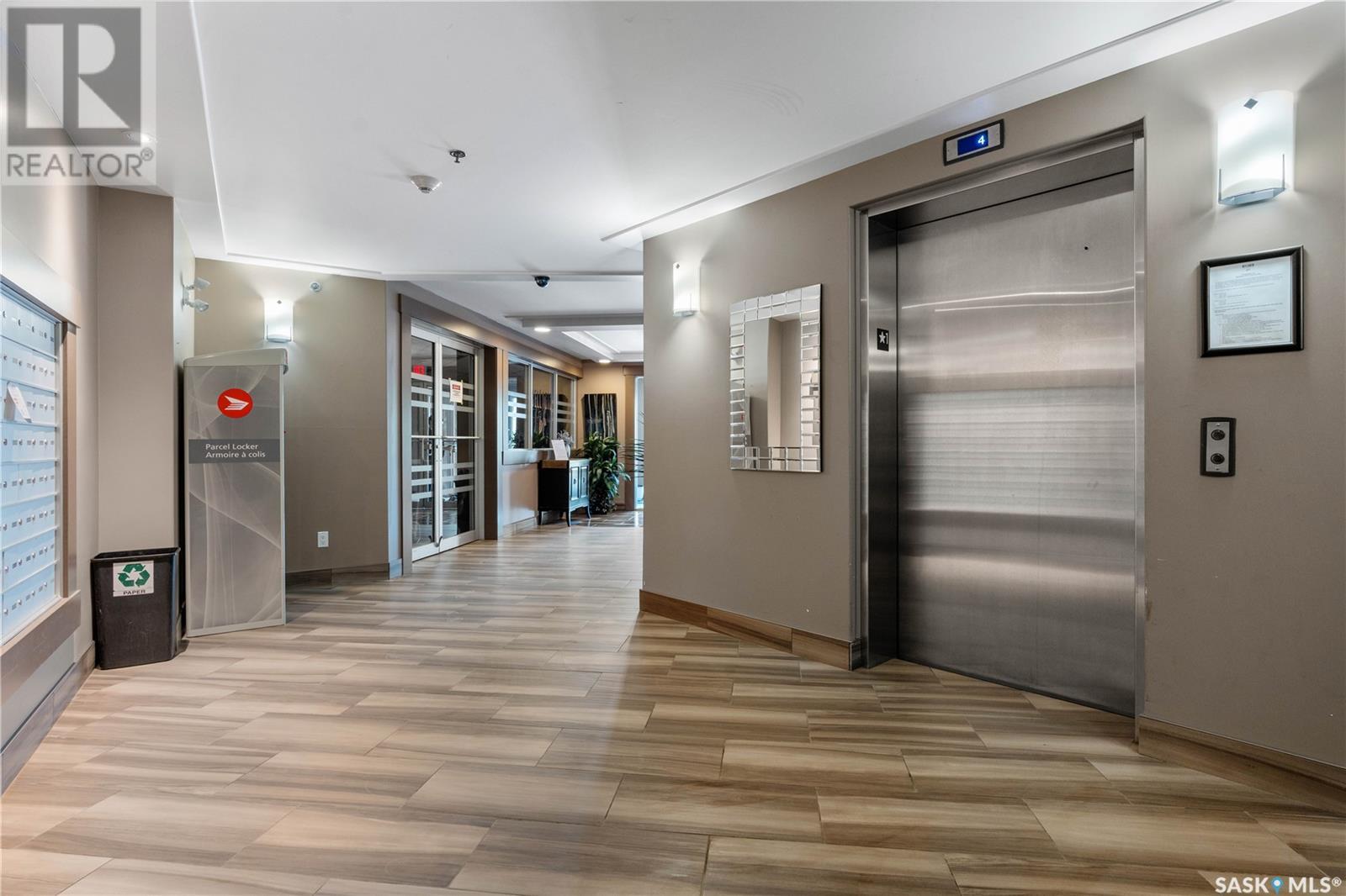 Photo 3 of 416 1220 Blackfoot Drive, Regina SK