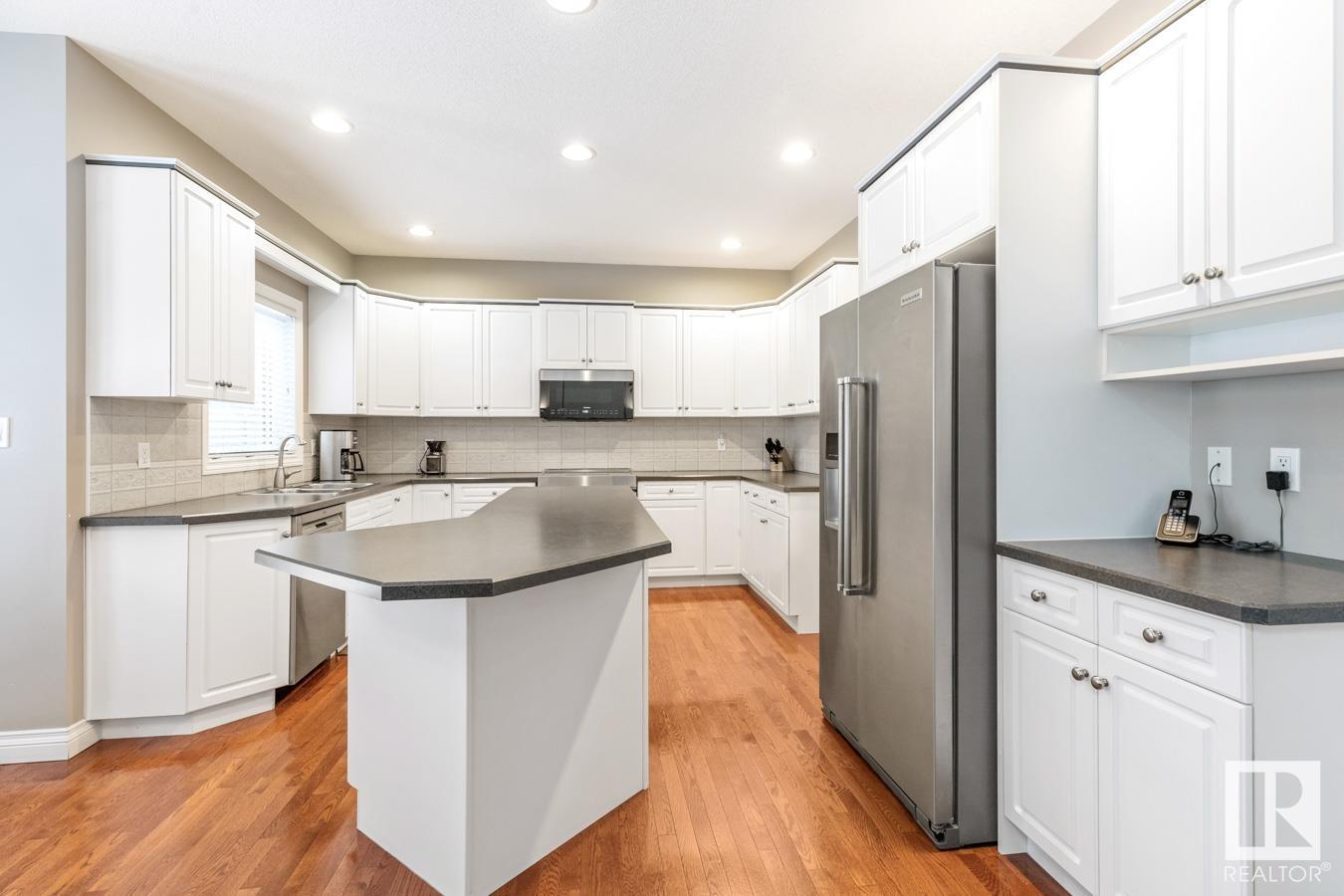 Photo 14 of 255 Tory Cr Nw, Edmonton AB