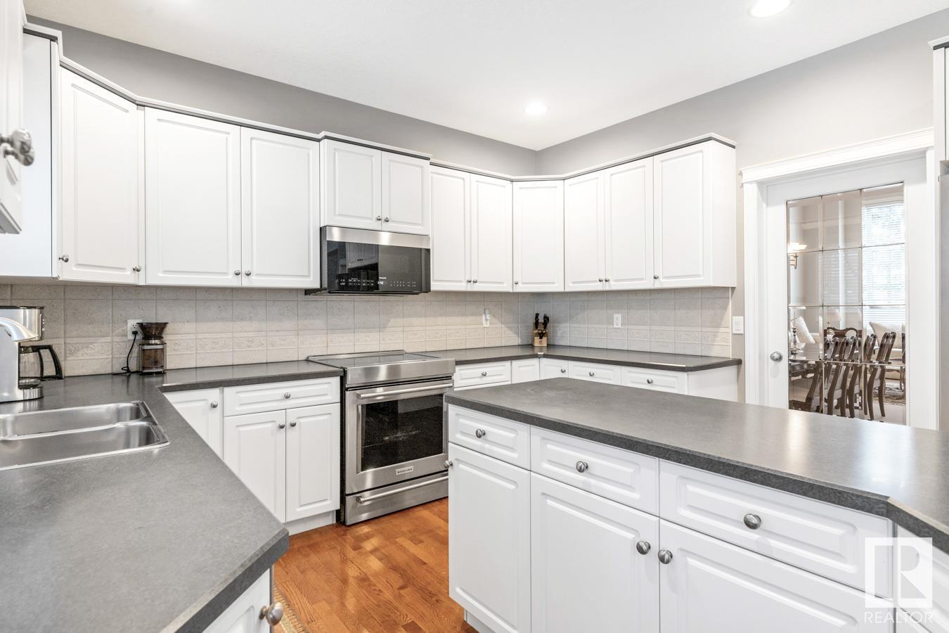 Photo 16 of 255 Tory Cr Nw, Edmonton AB