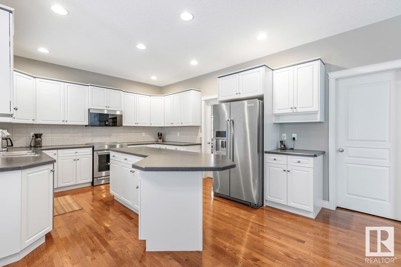 Photo 15 of 255 Tory Cr Nw, Edmonton AB