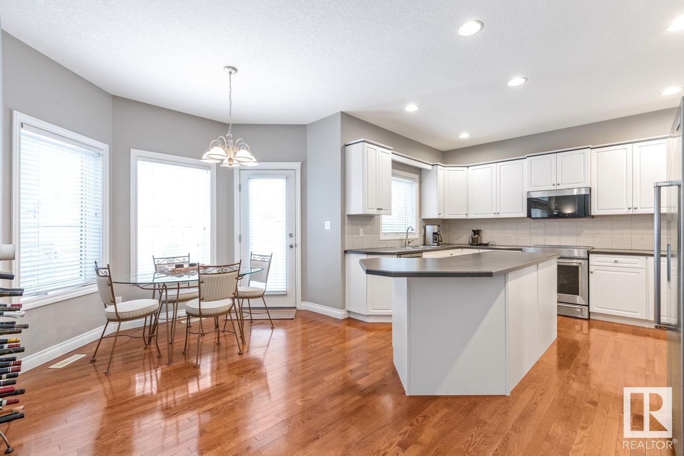 Photo 13 of 255 Tory Cr Nw, Edmonton AB