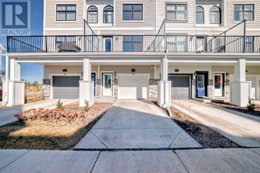 Single Family House for Sale in  Les Jardins Park SE Douglasdale/Glen Calgary 