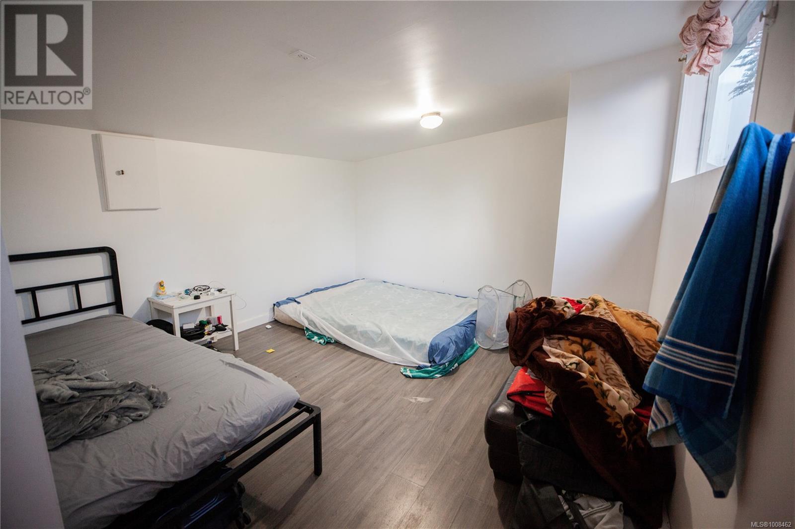 Single Family House for Sale in  West Saanich Rd Saanich 
