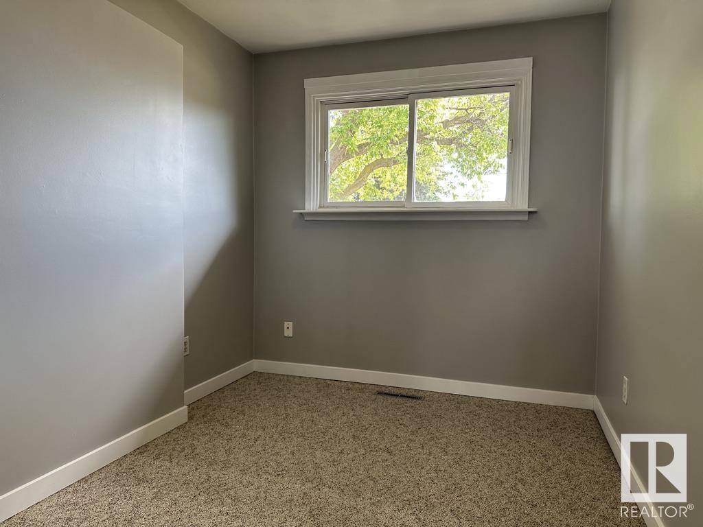 9512/9514 128 AV NW - Image 17
