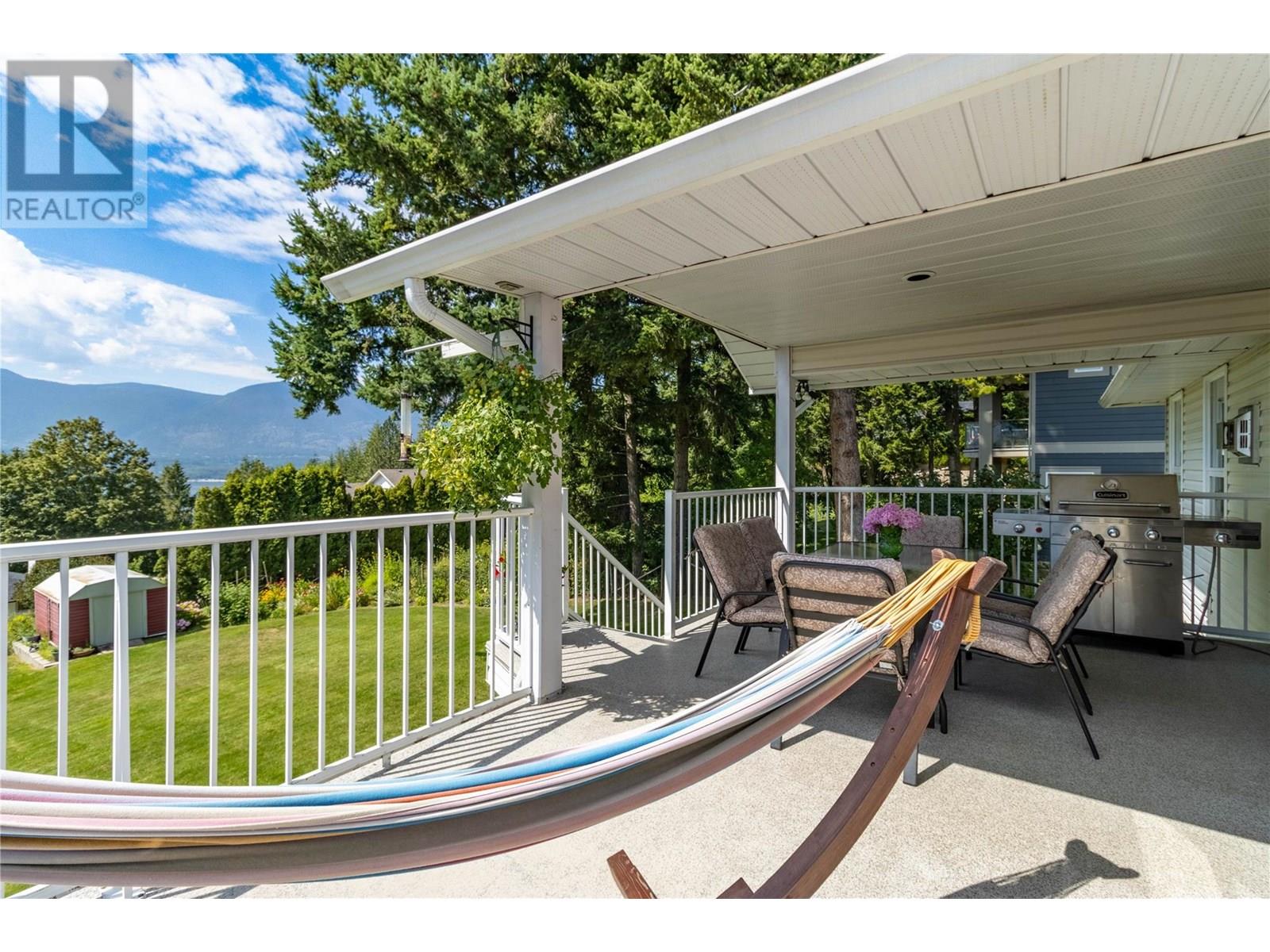 Photo 12 of 2541 25 Street Ne, Salmon Arm BC