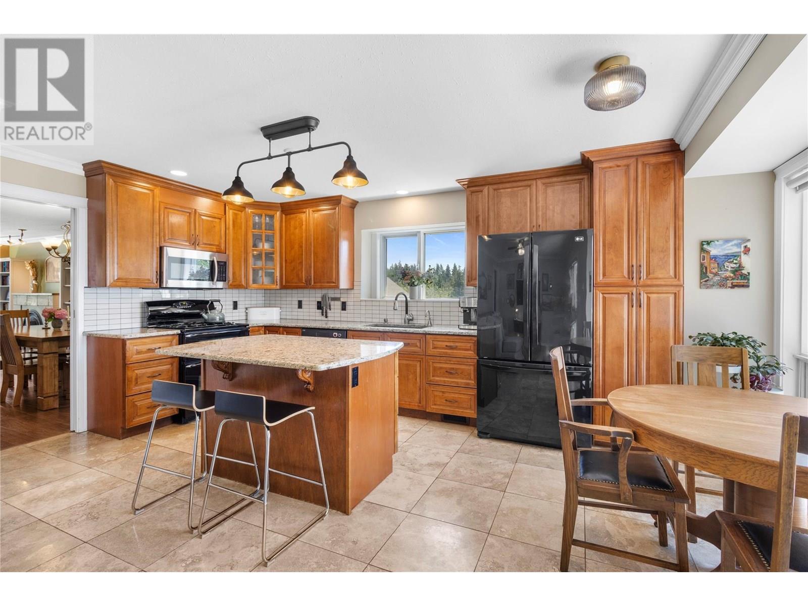 Photo 23 of 2541 25 Street Ne, Salmon Arm BC