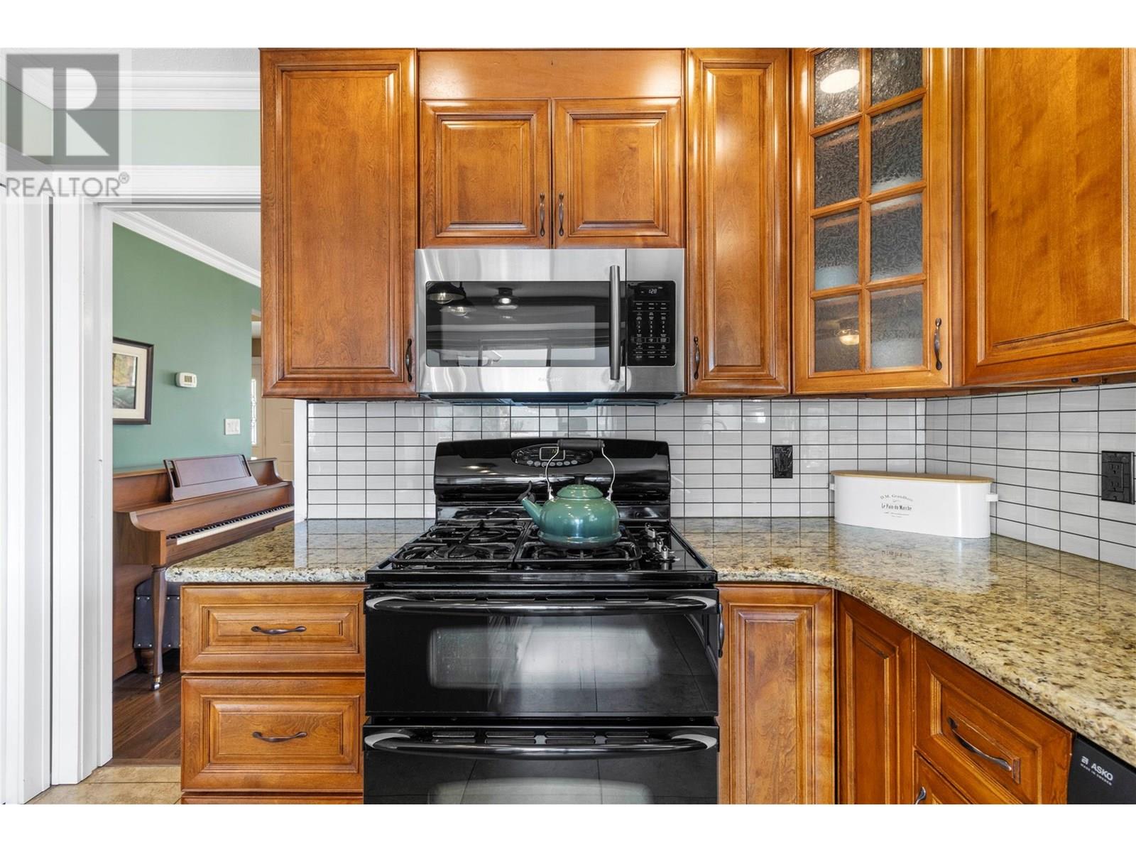 Photo 24 of 2541 25 Street Ne, Salmon Arm BC