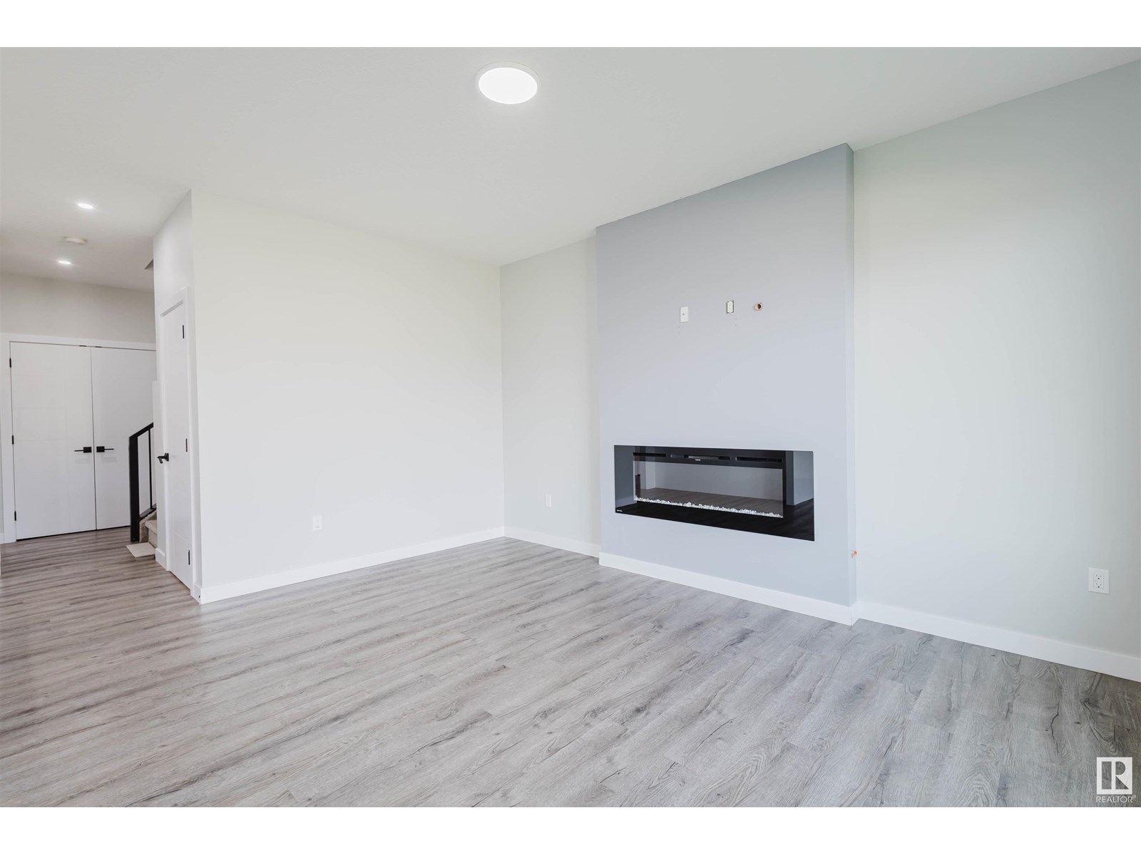 Photo 19 of 5209 Kimball Cres Sw, Edmonton AB