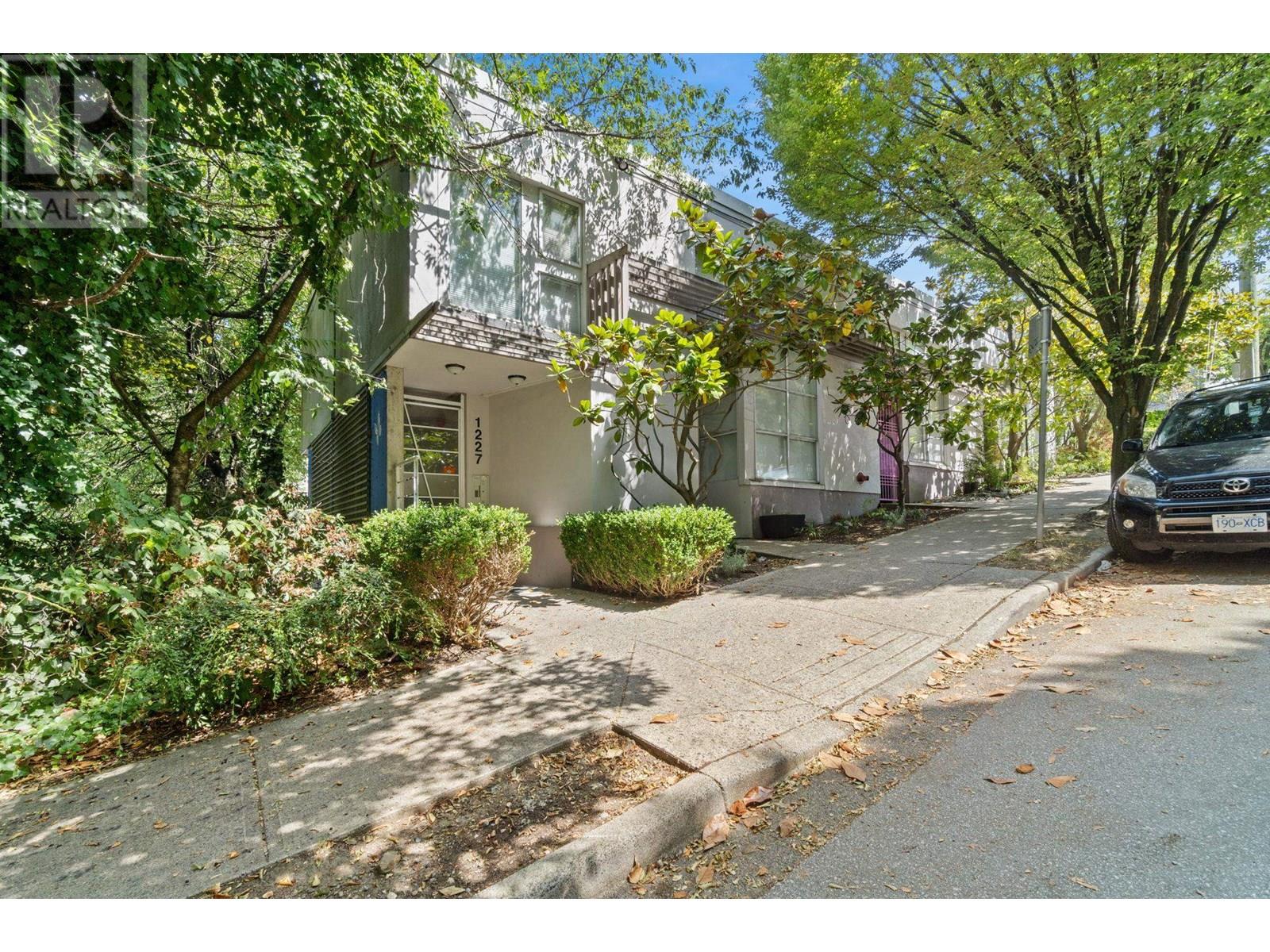 Photo 25 of 3 1227 E 7th Avenue, Vancouver BC