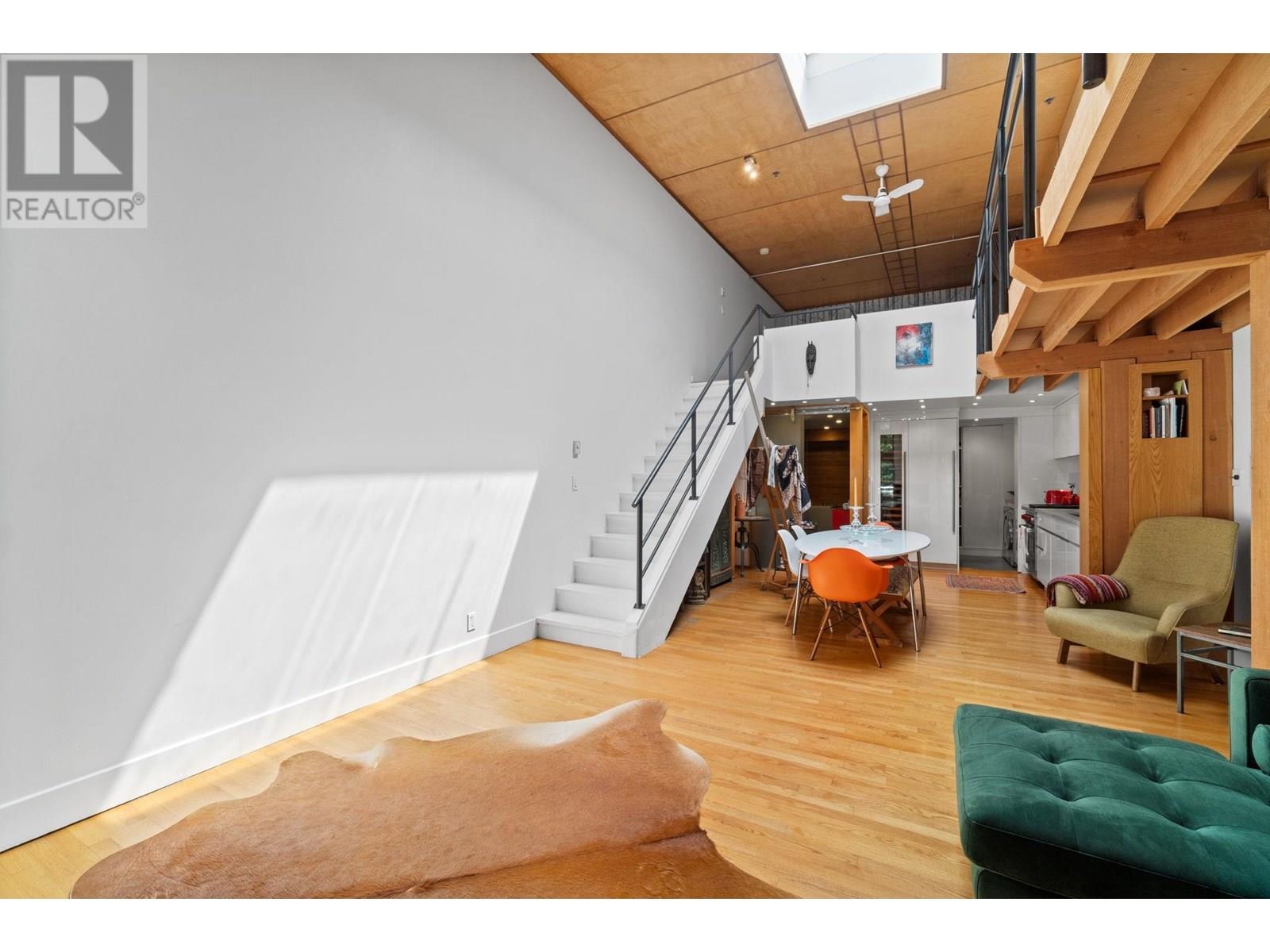 Photo 4 of 3 1227 E 7th Avenue, Vancouver BC
