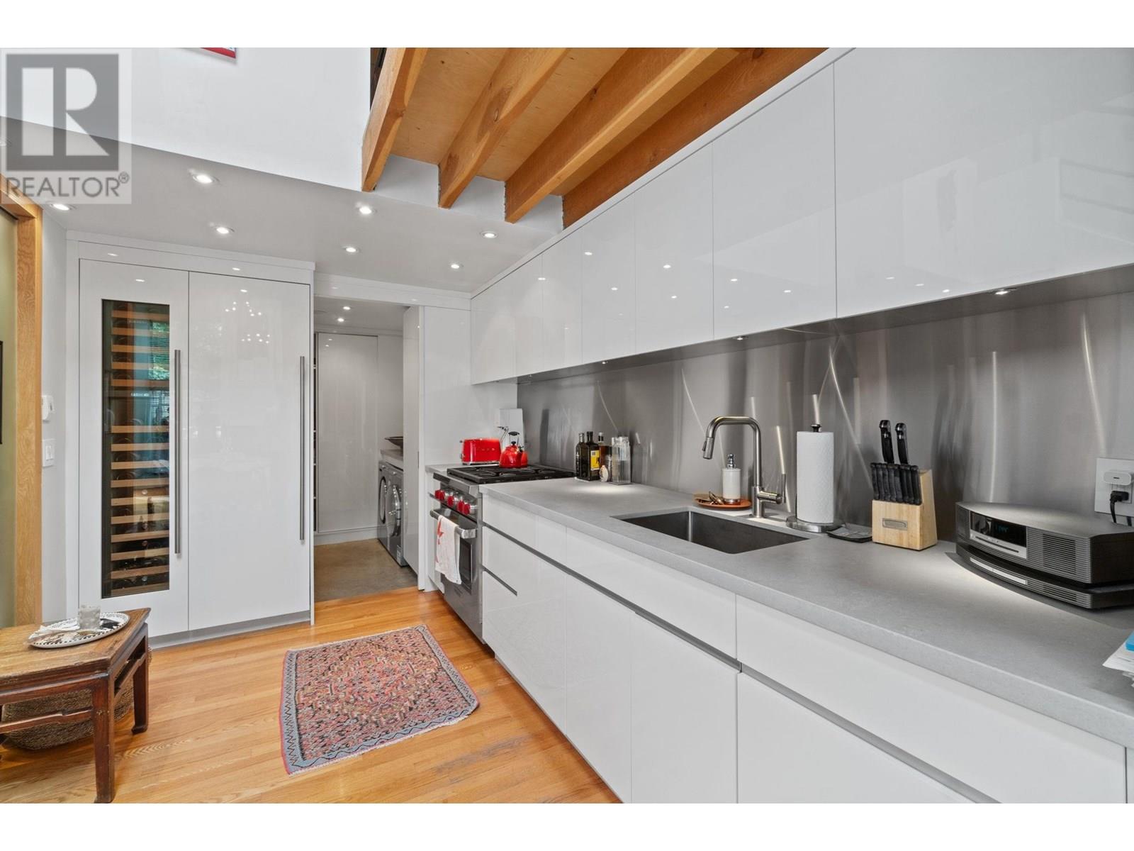 Photo 9 of 3 1227 E 7th Avenue, Vancouver BC