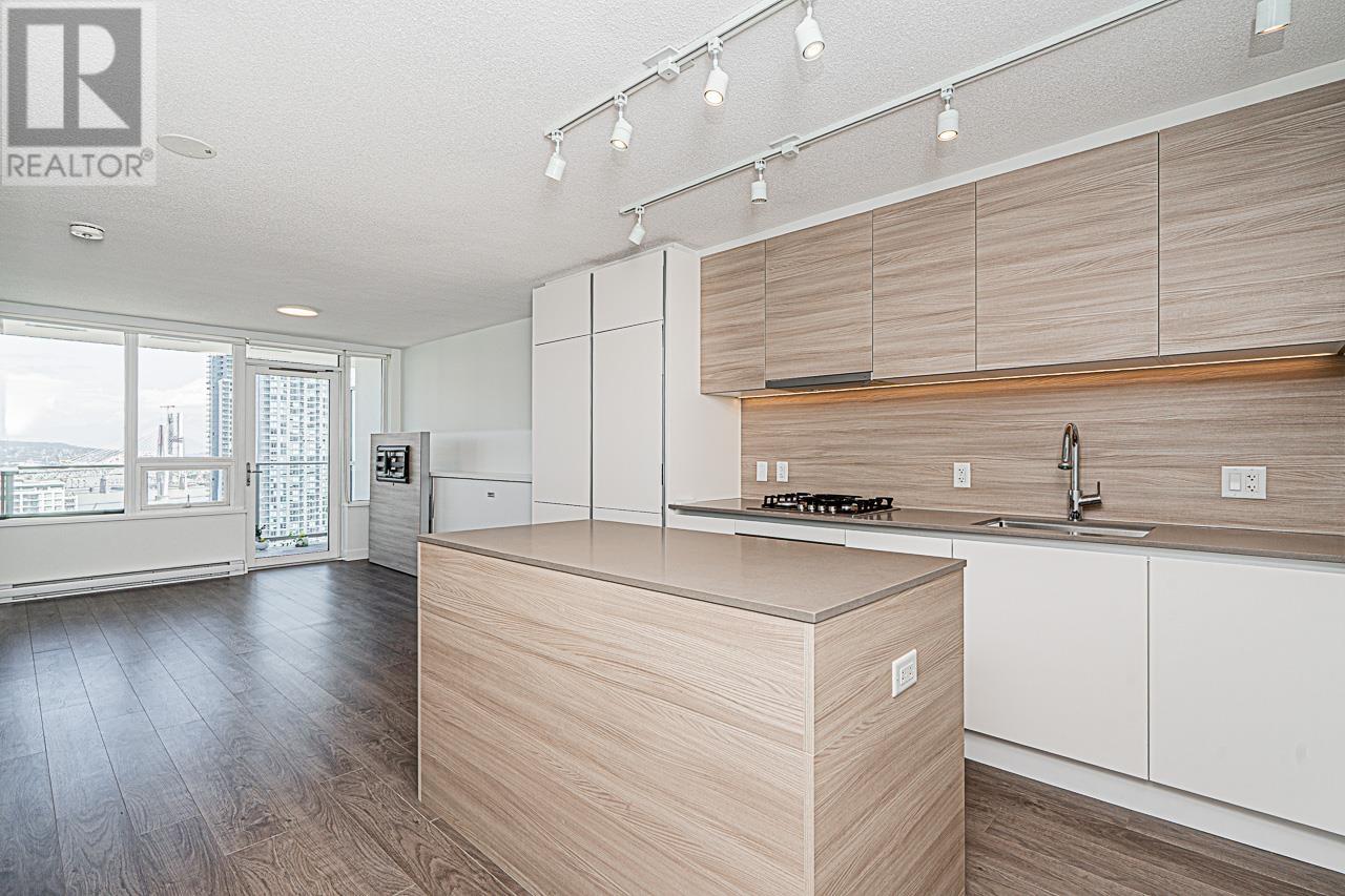 Photo 7 of 2712 908 Quayside Drive, New Westminster BC