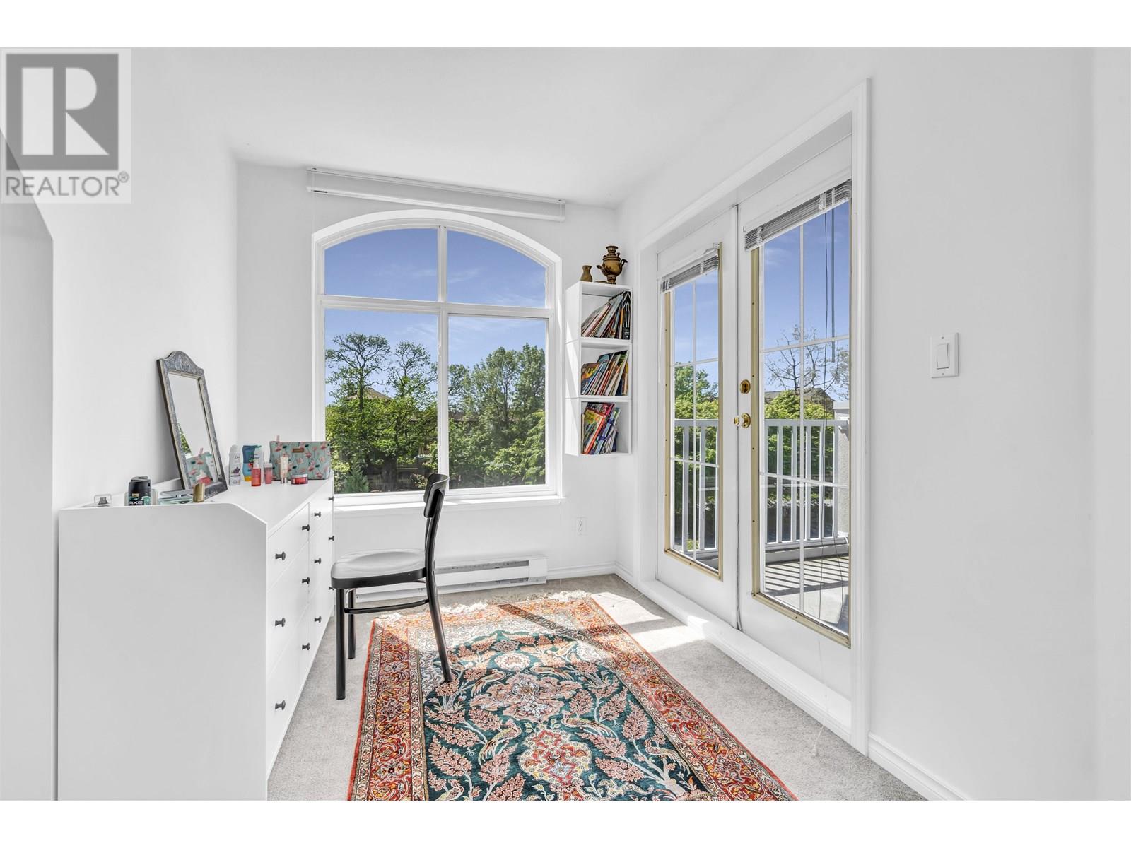 Photo 1 of 2 250 E Keith Road, North Vancouver BC