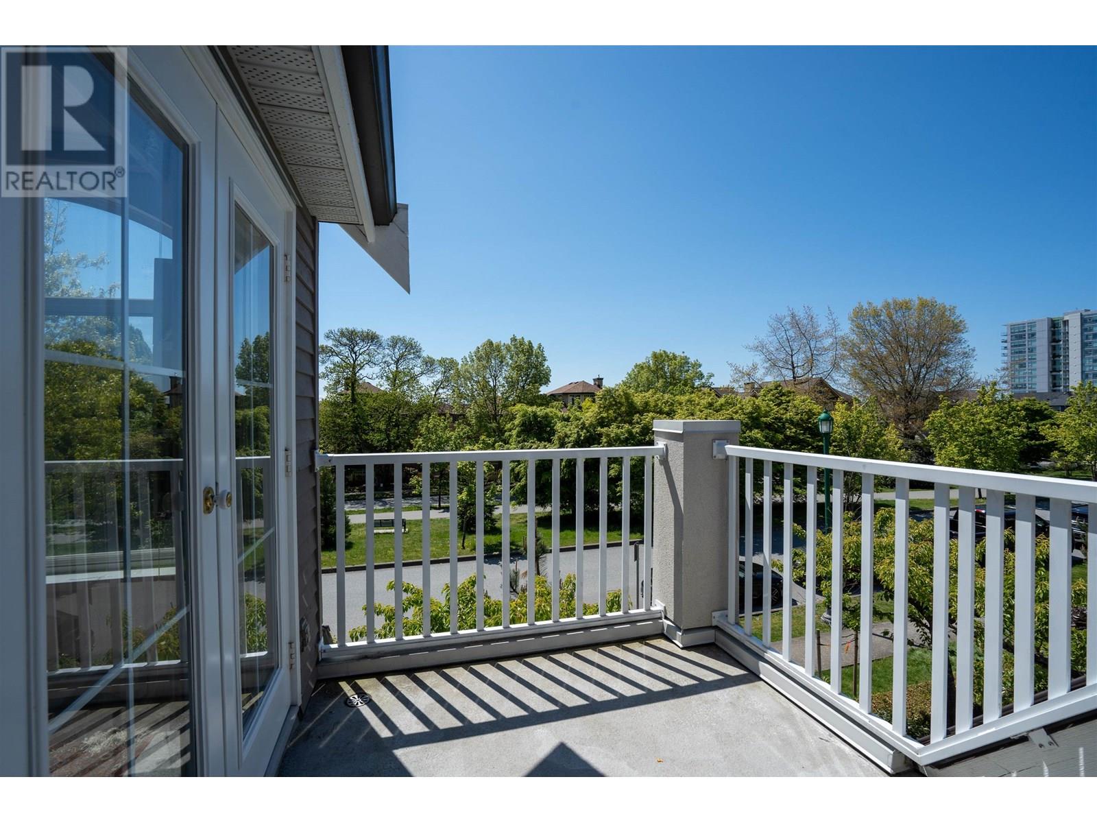 Photo 10 of 2 250 E Keith Road, North Vancouver BC